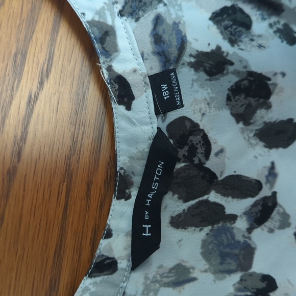 H By Halston Gray Leopard Printed Wrap Front Draped Crossover Blouse Size 18W - Picture 2 of 8